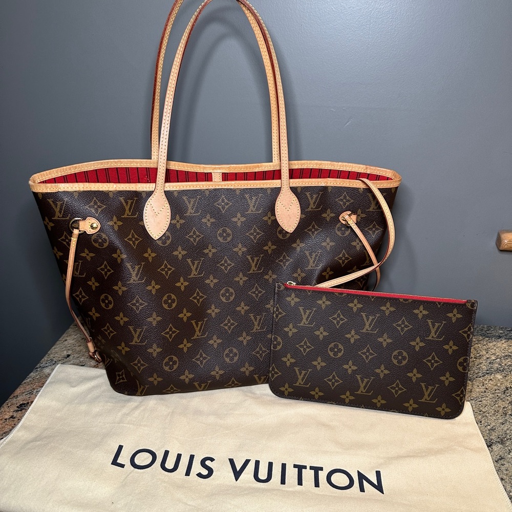 Louis Vuitton Neverfull MM Monogram/Cherry